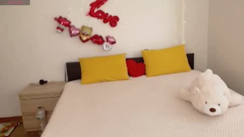 Snapshot of brunettgirl_ chatting on 11/16/25, 06:19 Ellis online show from 11/16/25, 06:19