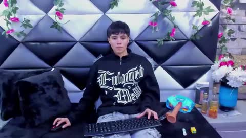 Snapshot of bruno_cruz chatting on 10/23/25, 02:11 Bruno Cruz online show from 10/23/25, 02:11