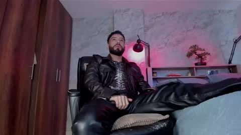 Andres Suarez online show from 10/28/25, 01:36