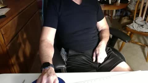 Snapshot of brussells chatting on 12/17/24, 03:28 Brussells online show from 12/17/24, 03:28