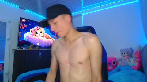 Snapshot of bryam_hot chatting on 01/23/25, 02:33 BRYAM INDEPENDENT MODEL online show from 01/23/25, 02:33