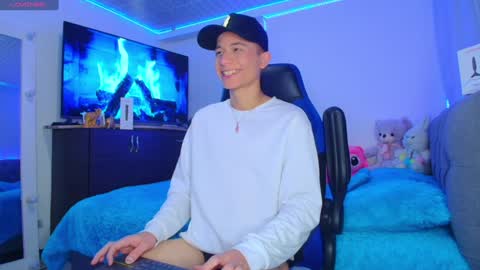 Snapshot of bryam_hot chatting on 01/25/25, 02:37 BRYAM INDEPENDENT MODEL online show from 01/25/25, 02:37