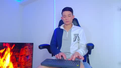 Snapshot of bryam_hot chatting on 01/30/25, 02:49 BRYAM INDEPENDENT MODEL online show from 01/30/25, 02:49