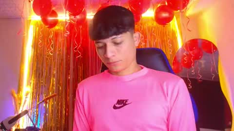 Snapshot of bryam_hot chatting on 09/30/25, 01:10 BRYAM INDEPENDENT MODEL online show from 09/30/25, 01:10