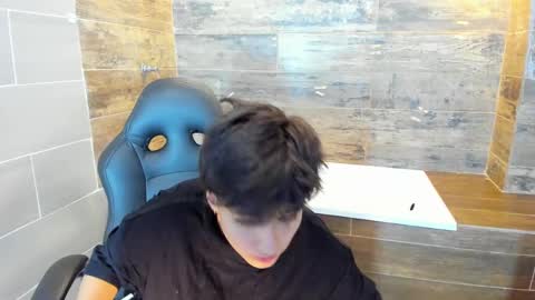 Snapshot of bryce_evans chatting on 02/23/25, 03:29 B R Y C E online show from 02/23/25, 03:29