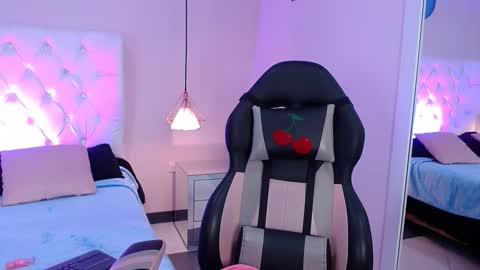 Cherry Lady online show from 10/21/25, 08:20