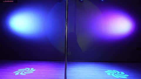 Snapshot of bubble__gum_ chatting on 11/18/25, 08:46 Bubble gum online show from 11/18/25, 08:46