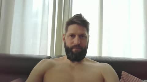 bubblebee1982 online show from 02/28/25, 09:25