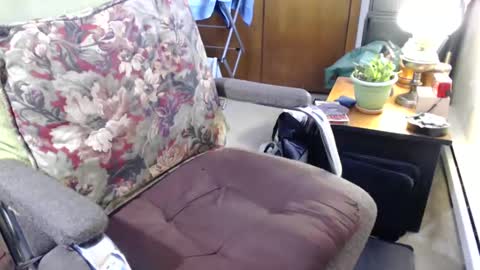 Snapshot of bucksalls chatting on 12/28/24, 05:03 Slim online show from 12/28/24, 05:03