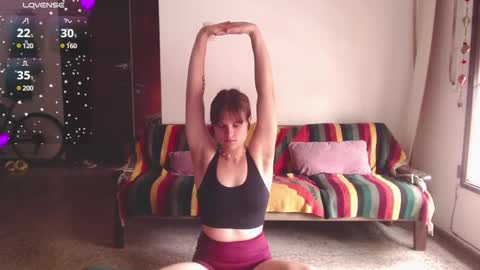 Snapshot of buckwheat_queen chatting on 03/08/25, 04:06 Mira online show from 03/08/25, 04:06