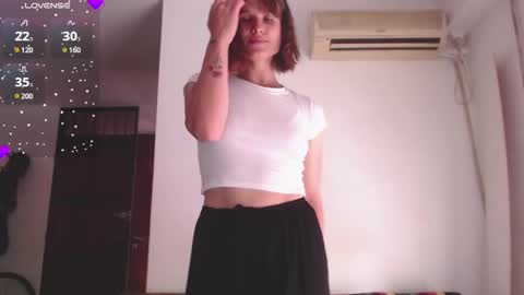 Snapshot of buckwheat_queen chatting on 03/12/25, 06:33 Mira online show from 03/12/25, 06:33