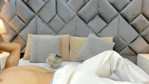 Buda y Cataleya online show from 11/12/25, 03:34