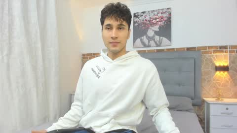 Snapshot of buddy_whitte chatting on 01/20/25, 11:35 Buddy Whitte online show from 01/20/25, 11:35