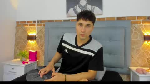 Snapshot of buddy_whitte chatting on 02/24/25, 12:59 Buddy Whitte online show from 02/24/25, 12:59
