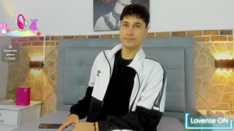 Snapshot of buddy_whitte chatting on 02/26/25, 11:30 Buddy Whitte online show from 02/26/25, 11:30