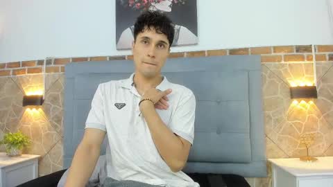 Snapshot of buddy_whitte chatting on 03/07/25, 05:49 Buddy Whitte online show from 03/07/25, 05:49