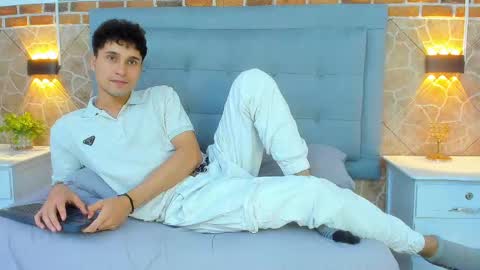 Snapshot of buddy_whitte chatting on 03/10/25, 05:39 Buddy Whitte online show from 03/10/25, 05:39