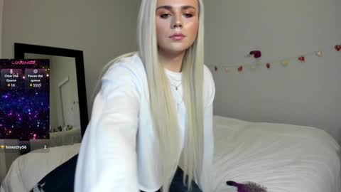 Snapshot of buitifulblonde chatting on 01/06/25, 01:53 buitifulblonde online show from 01/06/25, 01:53