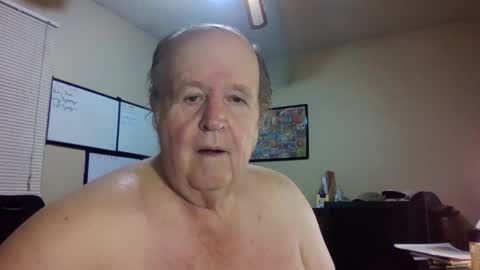 bullfrogg5050 online show from 10/31/25, 01:01