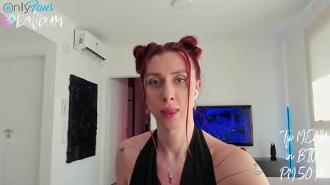 Snapshot of bumbum_kalibum chatting on 02/19/25, 07:59 Ivan online show from 02/19/25, 07:59