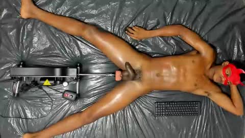 Snapshot of bunniies_ chatting on 10/21/25, 12:44 online show from 10/21/25, 12:44