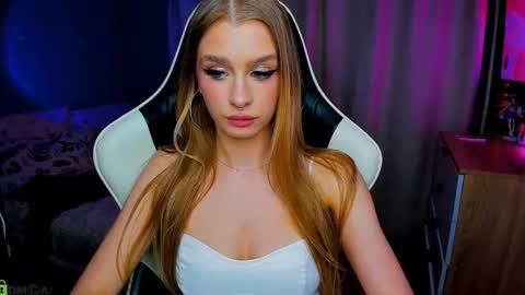 Snapshot of bunny_wetty chatting on 10/08/25, 09:56 ruslana online show from 10/08/25, 09:56