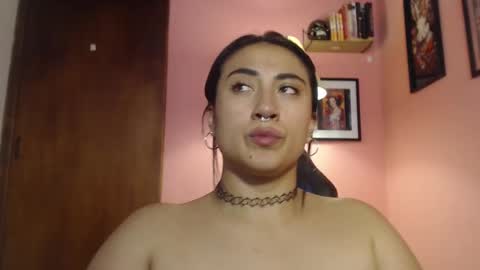 bunnyEmilyR0s33 online show from 02/11/25, 09:25