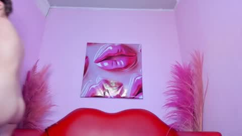 Snapshot of bunnyleahxxx chatting on 01/14/25, 01:36 ANASTASIA online show from 01/14/25, 01:36