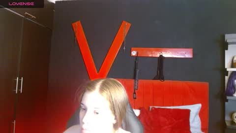 Snapshot of bunnyleahxxx chatting on 02/12/25, 12:22 ANASTASIA online show from 02/12/25, 12:22