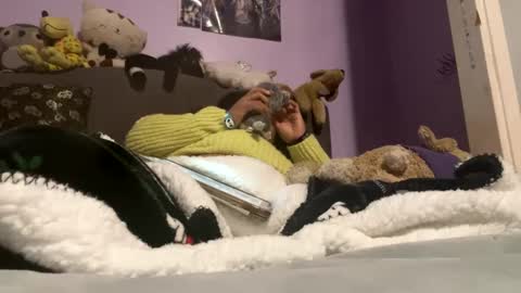 Snapshot of bunnyslittlecum chatting on 12/30/24, 07:15 Bunnygirl Onyx online show from 12/30/24, 07:15