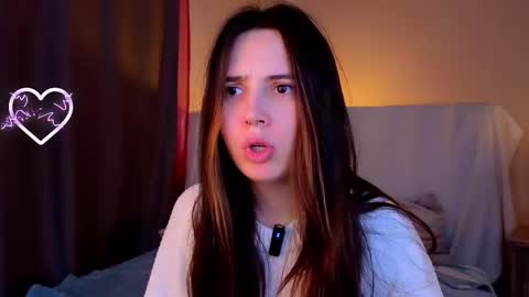 Snapshot of burnletitallburn chatting on 10/12/25, 04:44 Jessica online show from 10/12/25, 04:44