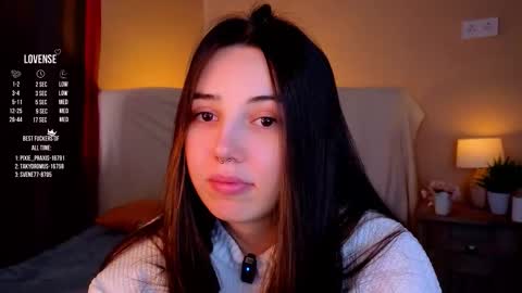 Snapshot of burnletitallburn chatting on 10/15/25, 03:06 Jessica online show from 10/15/25, 03:06