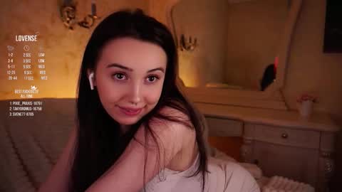 Snapshot of burnletitallburn chatting on 10/25/25, 02:30 Jessica online show from 10/25/25, 02:30