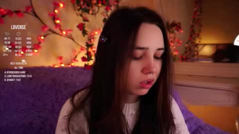 Snapshot of burnletitallburn chatting on 11/05/25, 03:06 Jessica online show from 11/05/25, 03:06