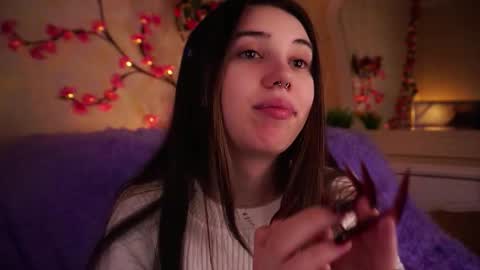 Snapshot of burnletitallburn chatting on 11/08/25, 02:45 Jessica online show from 11/08/25, 02:45