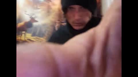 Snapshot of burntbuns710 chatting on 09/13/25, 08:25 LostSingledad online show from 09/13/25, 08:25