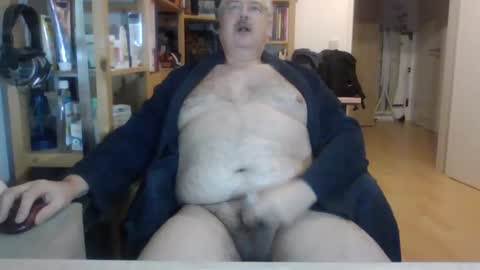 Snapshot of busibaer666 chatting on 12/11/24, 04:39 busi online show from 12/11/24, 04:39