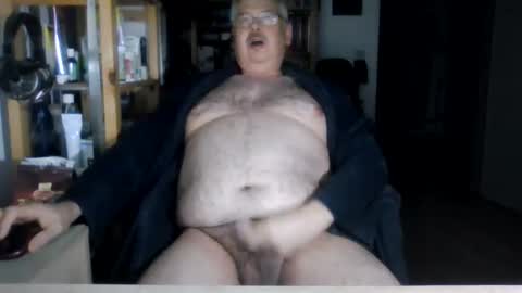 Snapshot of busibaer666 chatting on 01/01/25, 05:01 busi online show from 01/01/25, 05:01