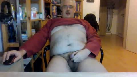 Snapshot of busibaer666 chatting on 02/10/25, 04:41 busi online show from 02/10/25, 04:41