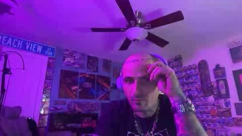 bustnutztaklenapz online show from 11/04/25, 04:55