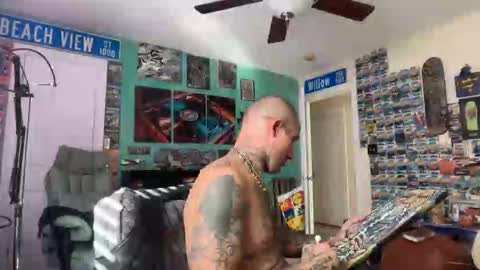 bustnutztaklenapz online show from 11/05/25, 07:03