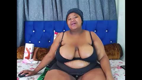 Snapshot of bustybmwx chatting on 10/28/25, 11:36 bustybmwx online show from 10/28/25, 11:36