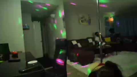 butter_pecanxoxo online show from 10/14/25, 10:05