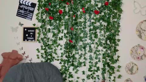 butterfly booty online show from 11/03/25, 08:43