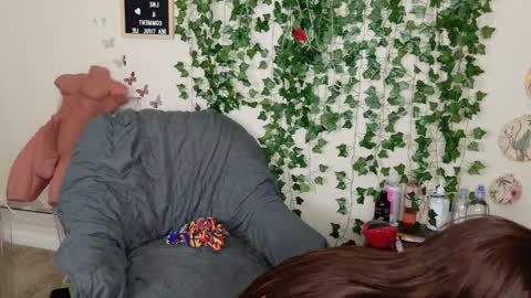 butterfly booty online show from 11/04/25, 03:44