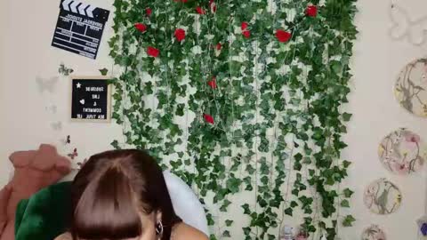 butterfly booty online show from 11/05/25, 05:57