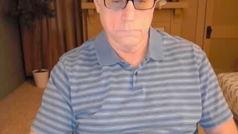 Snapshot of buttnakedfun954737 chatting on 12/26/24, 01:21 Miles online show from 12/26/24, 01:21