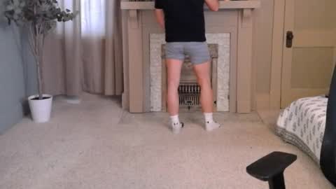 Snapshot of buttnakedfun954737 chatting on 01/20/25, 01:32 Miles online show from 01/20/25, 01:32