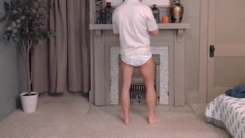 Snapshot of buttnakedfun954737 chatting on 01/21/25, 10:08 Miles online show from 01/21/25, 10:08