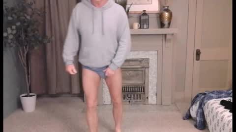 Snapshot of buttnakedfun954737 chatting on 02/05/25, 09:04 Miles online show from 02/05/25, 09:04